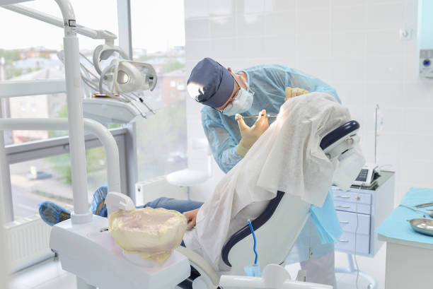 Best Dentist for Tooth Abscess  in Holtville, CA